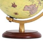 Globe Terrestre Antique en Bois de Chêne pour un Intérieur Rétro