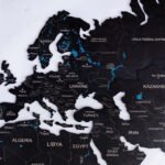 Carte du Monde en Bois Noir Murale 2D - vue 2