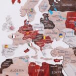 Carte du Monde en Bois à Coller Rouge et Rose - vue 2