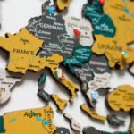 Carte du Monde 3D Bois Moutarde et Vert - vue 6