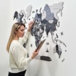 Carte du Monde Bois et Noir 3D Gris Nordique - vue 3