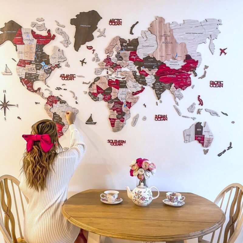 Carte du Monde Murale en Relief Rouge et Gris