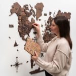 Mappemonde en Bois 3D Noyer Foncé - vue 2