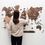 Mappemonde en Bois 3D Noyer Foncé - vue 3