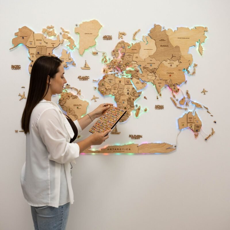 Carte du Monde Bois LED Bois Clair Doré