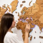 Carte du Monde en Bois LED Teinte Chêne - vue 4