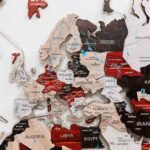 Mappemonde Murale LED Rouge et Gris - vue 6