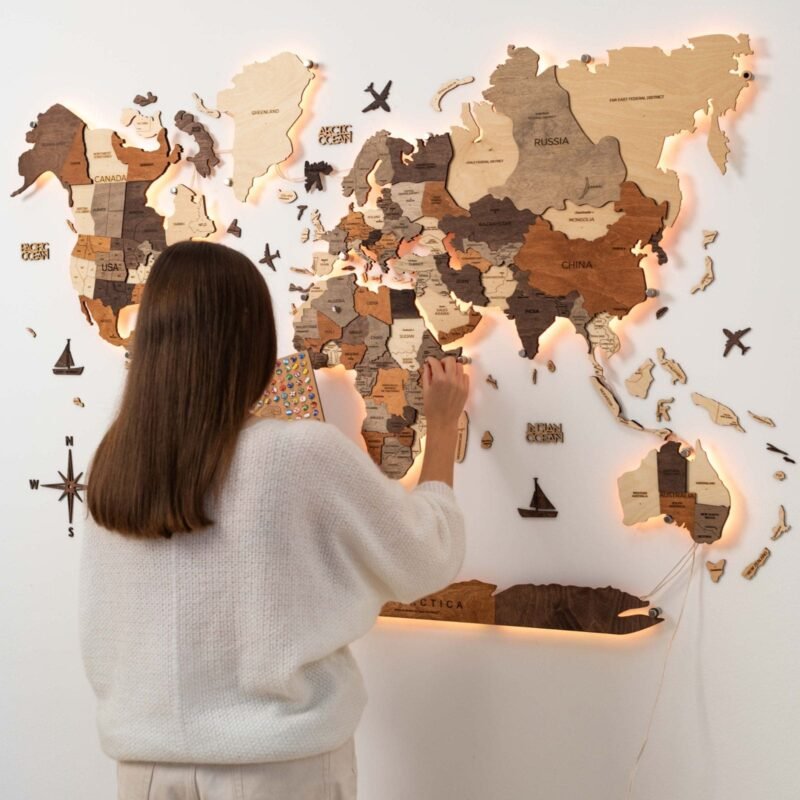 Carte du Monde XXL Bois LED Tons Bois