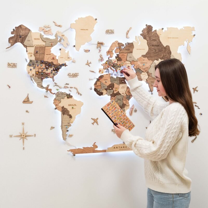 Grande Carte du Monde Bois LED Bois Fumé