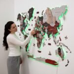 Carte du Monde Murale Design LED Rouge et Gris