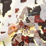 Carte du Monde Murale Design LED Rouge et Gris - vue 2
