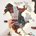Carte du Monde Murale Design LED Rouge et Gris - vue 4
