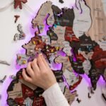 Carte du Monde Murale Design LED Rouge et Gris - vue 5
