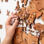 Carte du Monde en Relief Bois Teinte Chêne - vue 2
