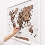 Tableau Carte du Monde en Bois Teinte Noyer en Relief - vue 6