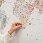Tableau Carte du Monde Coloré Toile à Épingler - vue 2