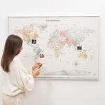 Tableau Carte du Monde Coloré Toile à Épingler - vue 5