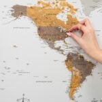 Carte du Monde à Épingler Toile Tons Sable - vue 4
