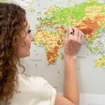 Carte du Monde sur Toile Carte Physique à Épingler - vue 3