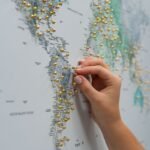 Tableau Carte du Monde Bleu Toile à Épingler - vue 5